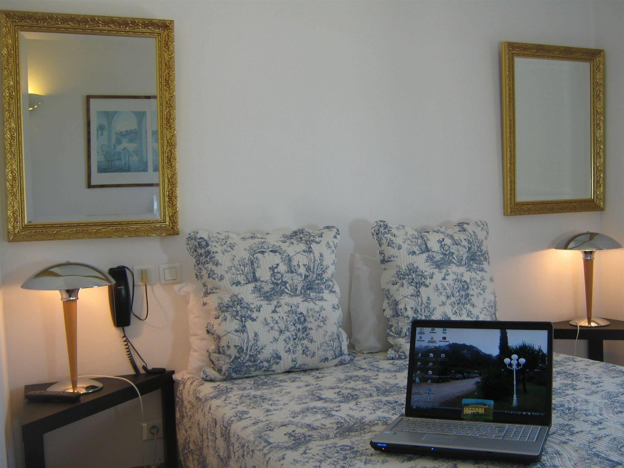 La Fontaine Hotel Vidauban Bagian luar foto