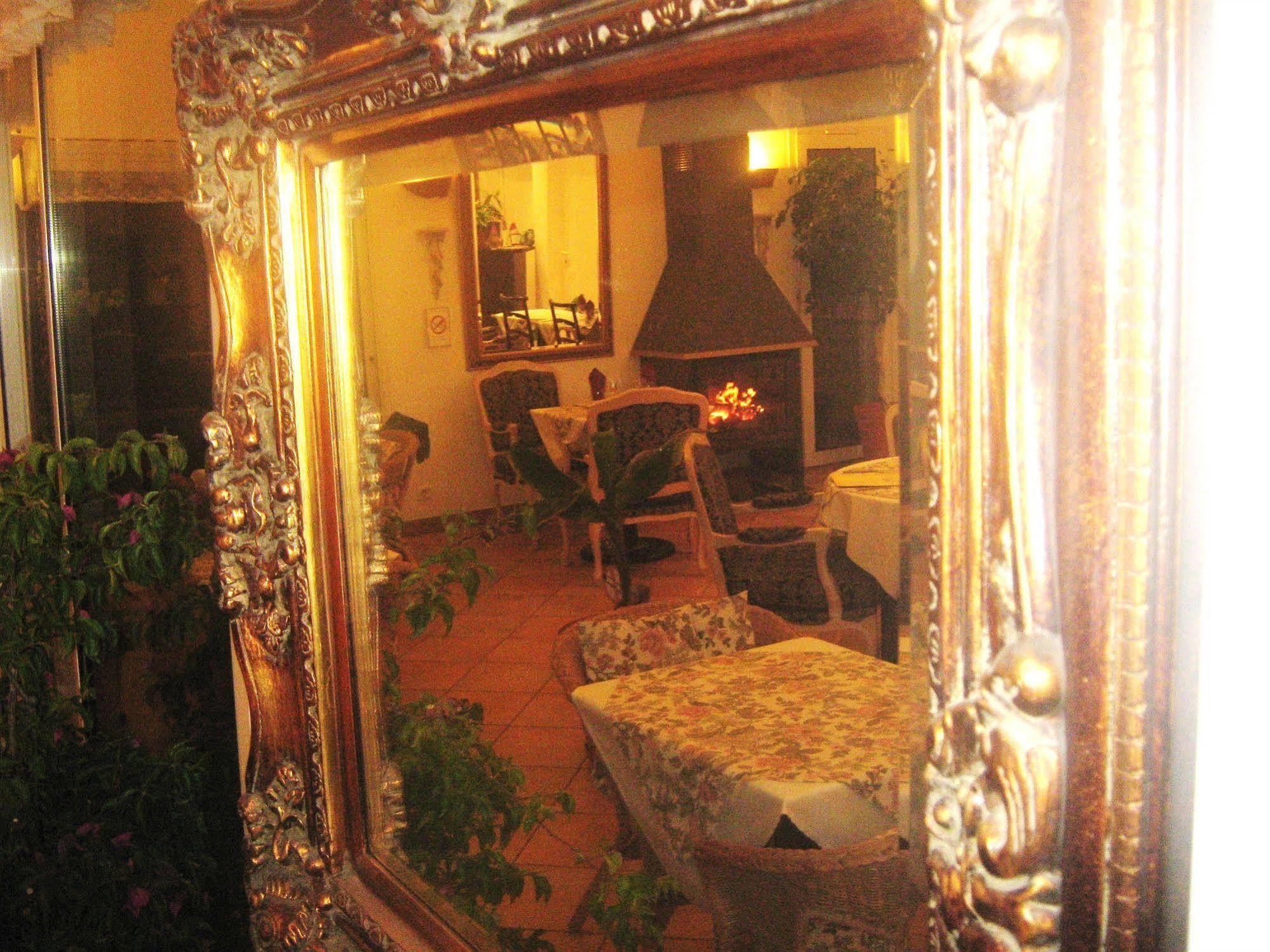 La Fontaine Hotel Vidauban Bagian luar foto